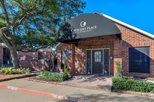 Crescent Place Apartments