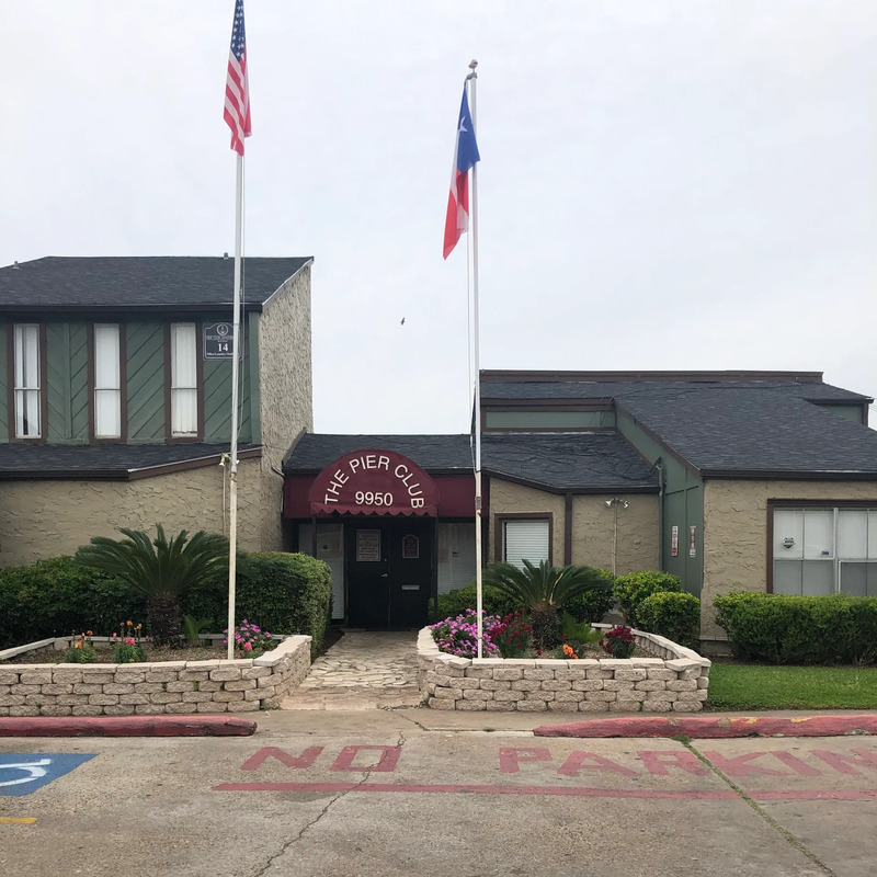 Pier Club Apartments